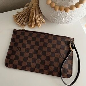 Louis Vuitton Neverfull wristlet
